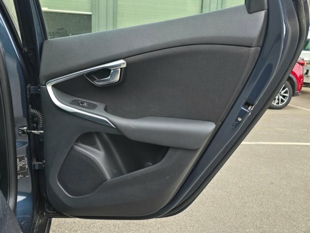 Volvo V40 2.0 D2 Inscription Silver #19