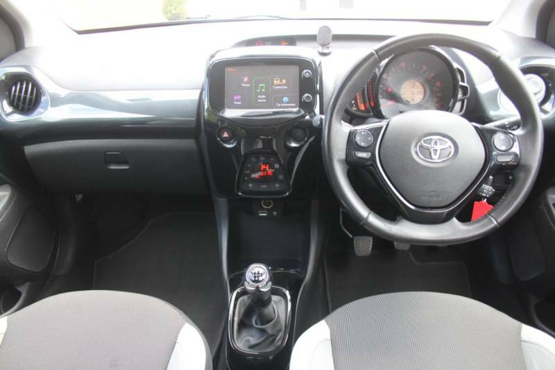 Toyota Aygo 1.0 Vvt-i X-press - 2017 67 Grey #2
