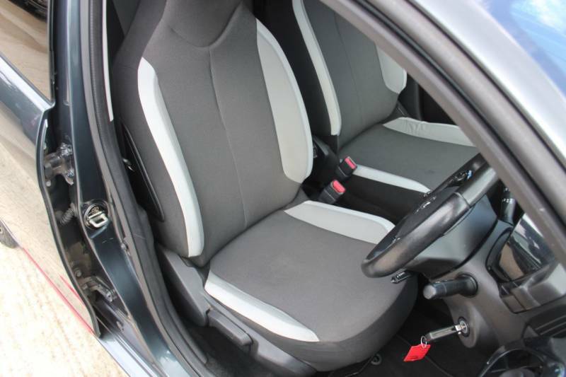 Toyota Aygo 1.0 Vvt-i X-press - 2017 67 Grey #6