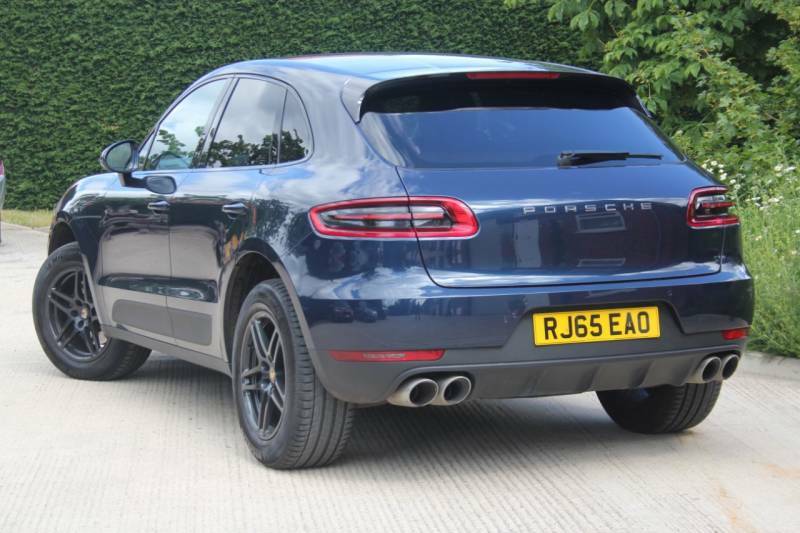 Porsche Macan Macan S D White #19