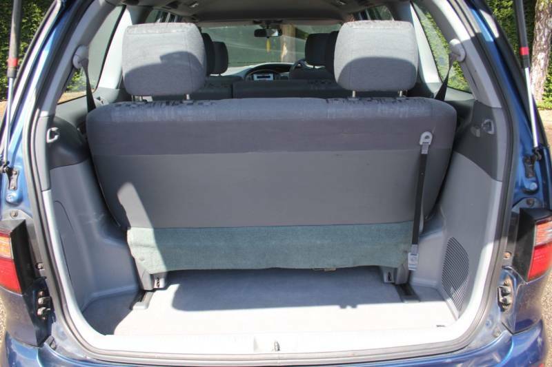 Toyota Previa 2.0 D-4d Gls Silver #14