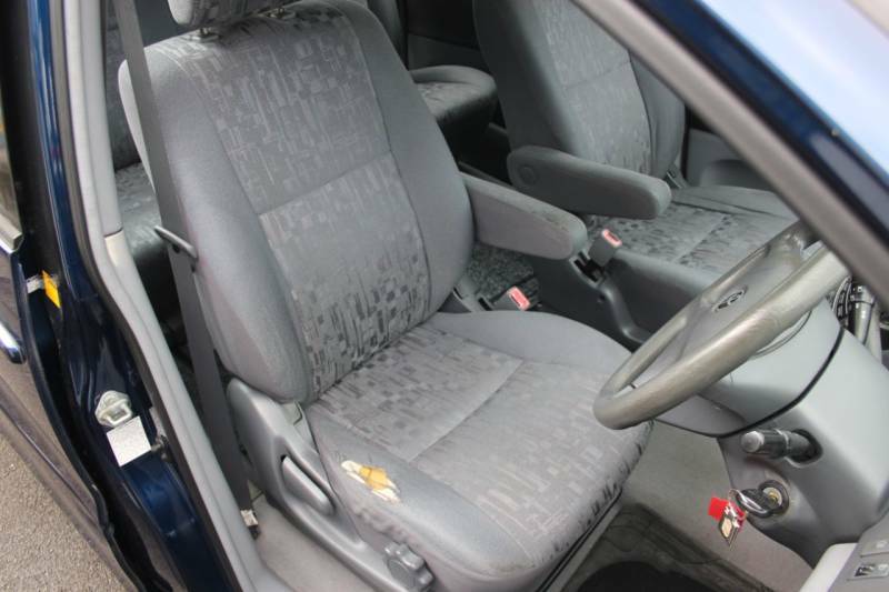 Toyota Previa 2.0 D-4d Gls Silver #7