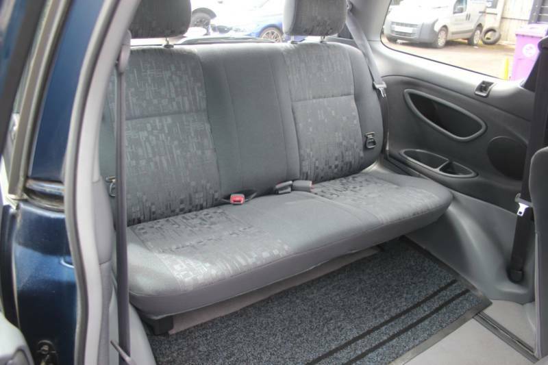 Toyota Previa 2.0 D-4d Gls Silver #9