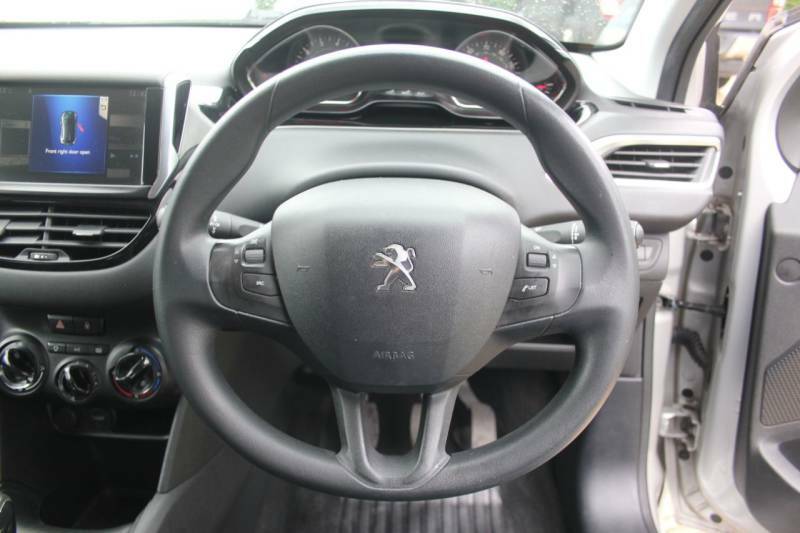 Peugeot 208 1.2 Vti Active Silver #3