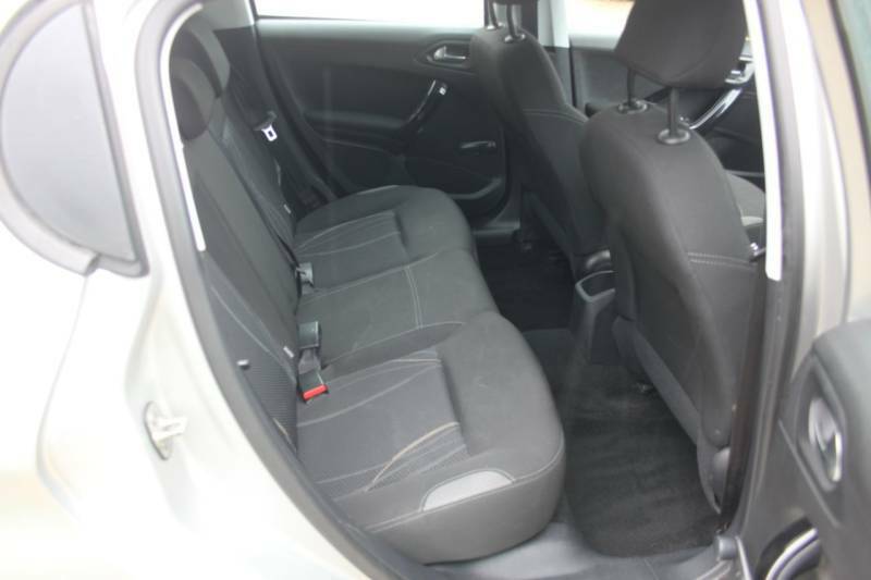 Peugeot 208 208 Active Grey #9
