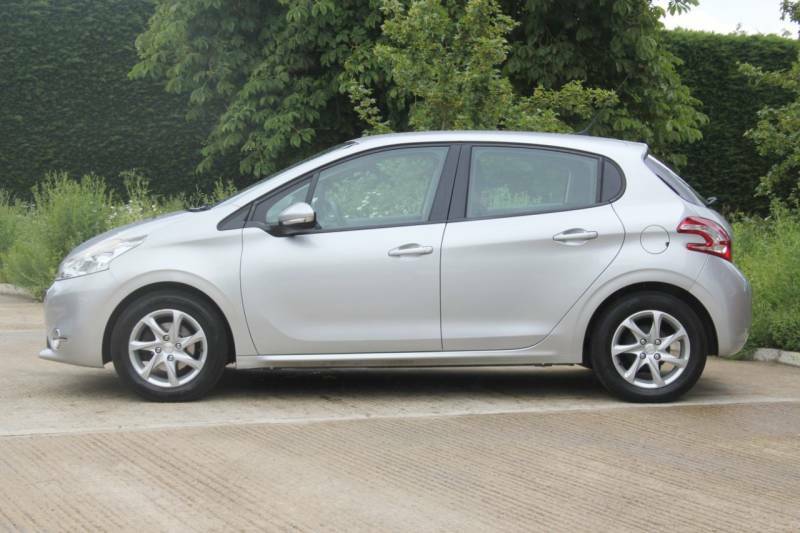 Peugeot 208 208 Active Grey #11