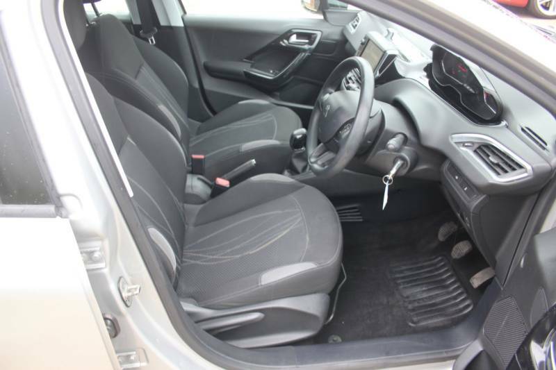 Peugeot 208 208 Active Grey #7