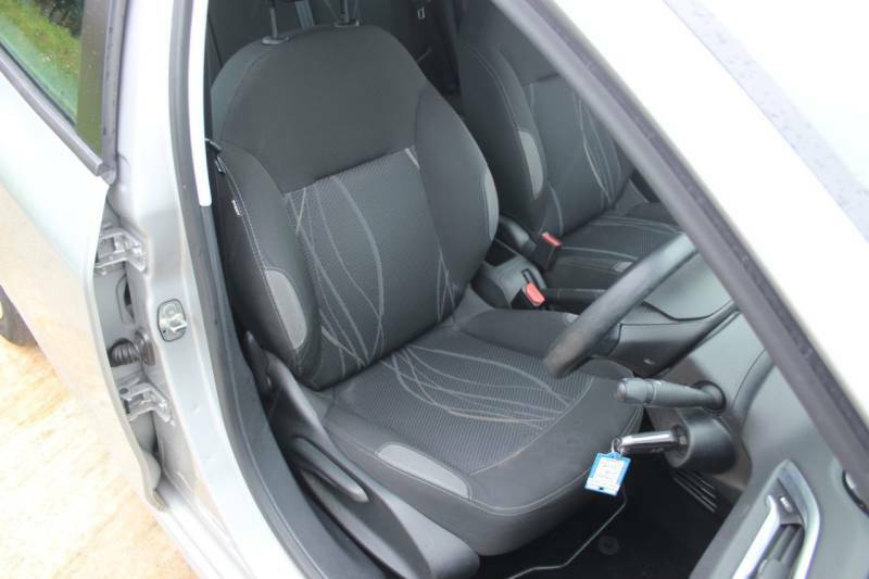 Peugeot 208 208 Active Grey #8