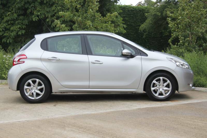Peugeot 208 208 Active Grey #10