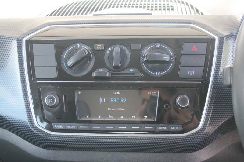 Volkswagen Up 1.0 Move Up White #4