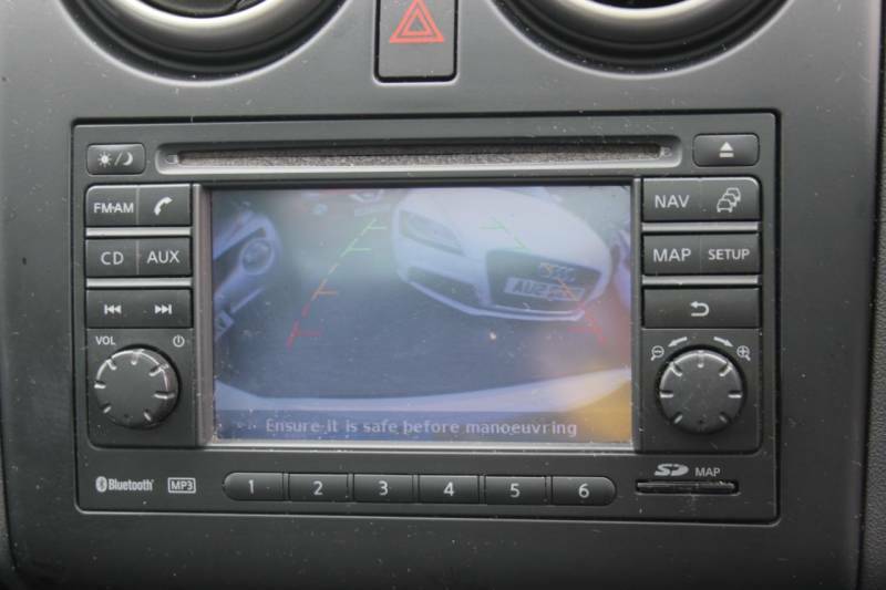 Nissan Qashqai+2 2.0 Tekna White #5