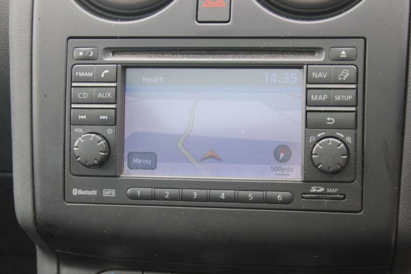 Nissan Qashqai+2 2.0 Tekna White #4