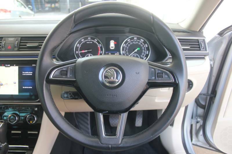 Skoda Superb 1.5 Tsi Se L Executive Dsg Silver #3