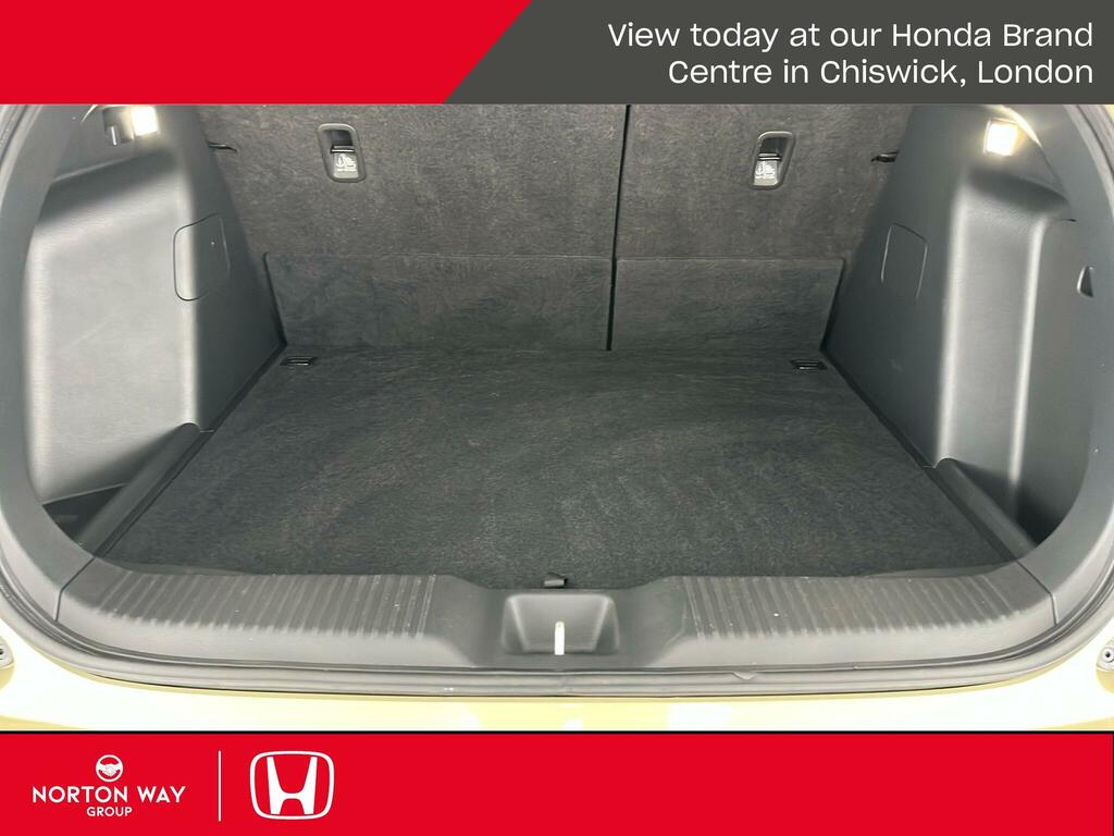 Honda Hr-V Advance White #49