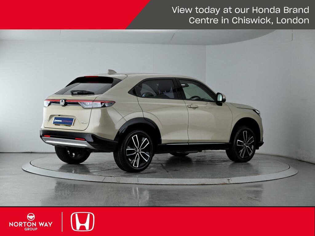 Honda Hr-V Advance White #26