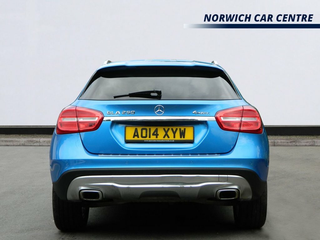 Mercedes-Benz GLA Class Gla 220 Cdi 4Matic Amg Line Pre Plus Black #4