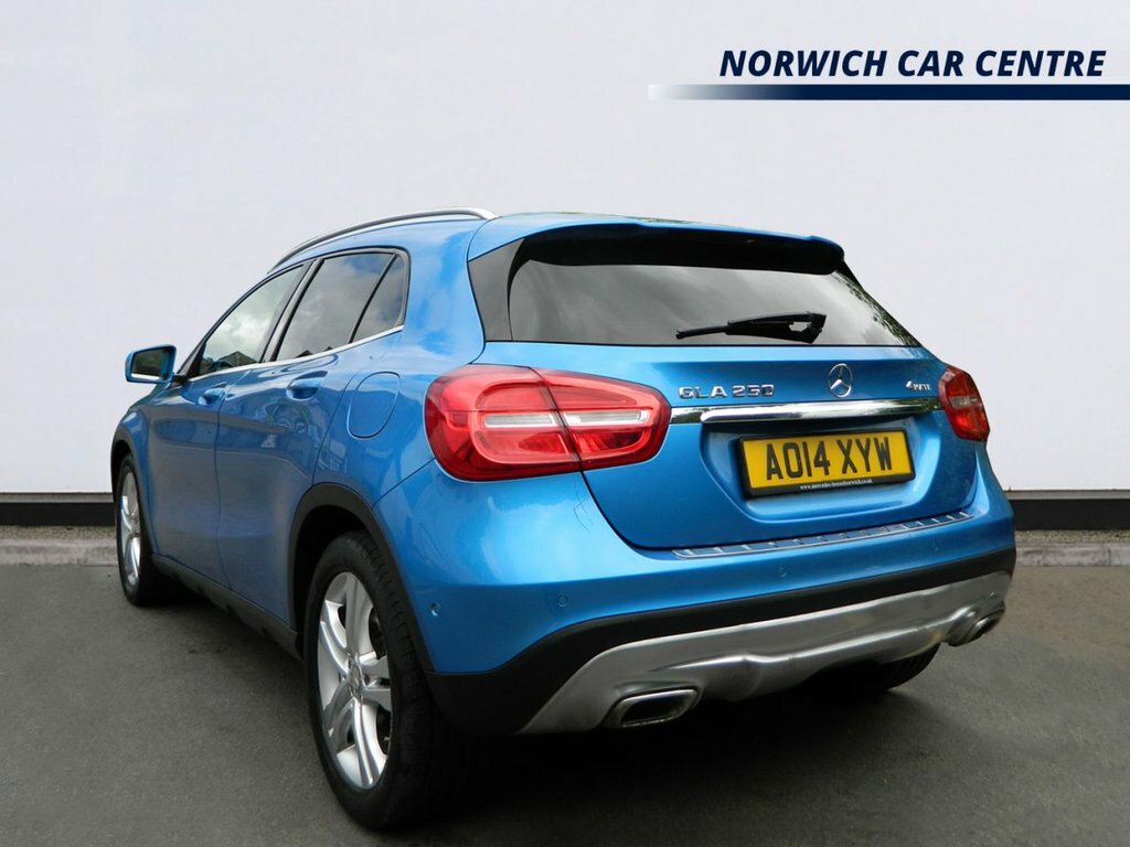 Mercedes-Benz GLA Class Gla 220 Cdi 4Matic Amg Line Pre Plus Black #3