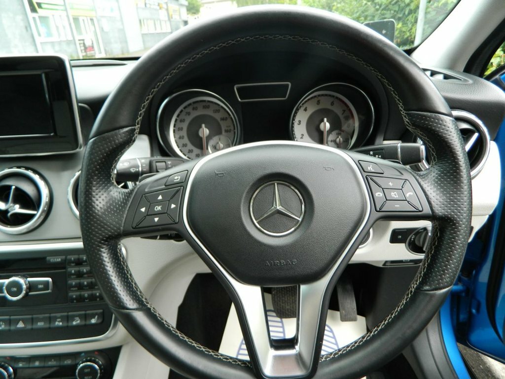 Mercedes-Benz GLA Class Gla 220 Cdi 4Matic Amg Line Pre Plus Black #22