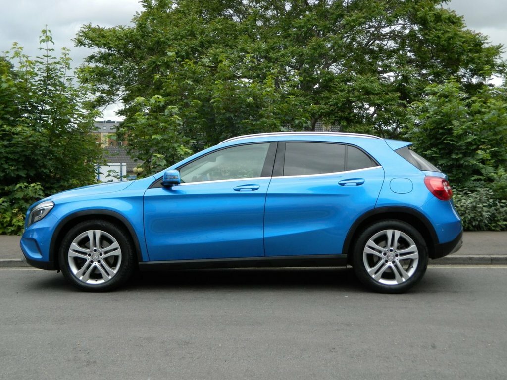 Mercedes-Benz GLA Class 2L Se Blue #2