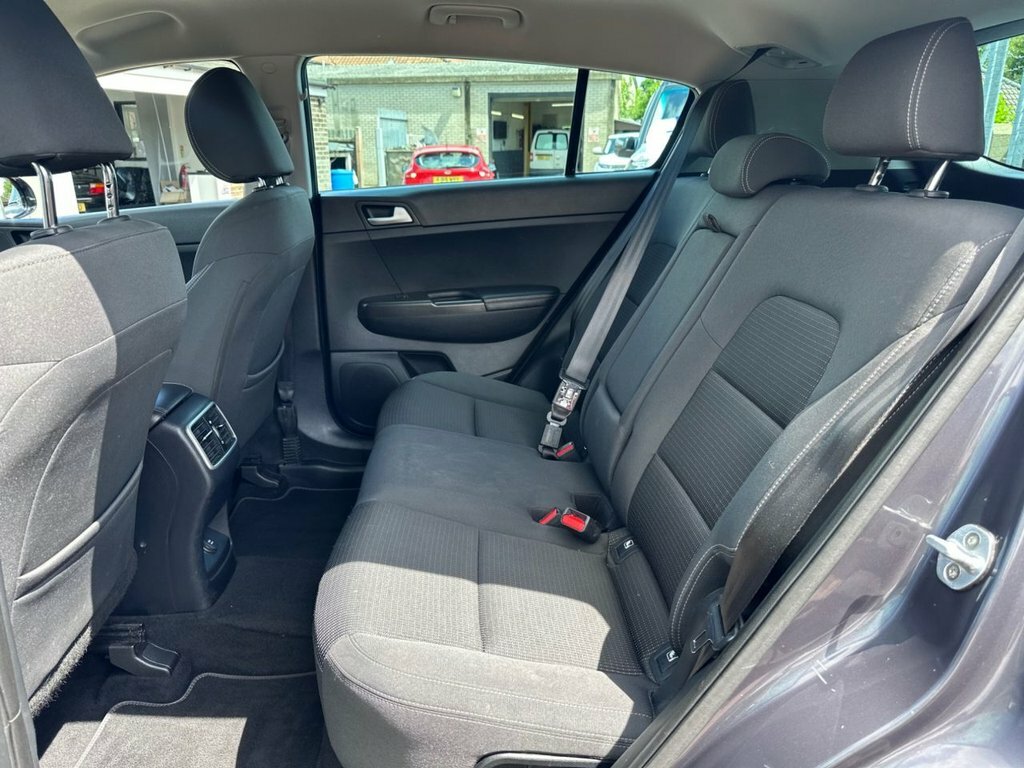 Kia Sportage White #15