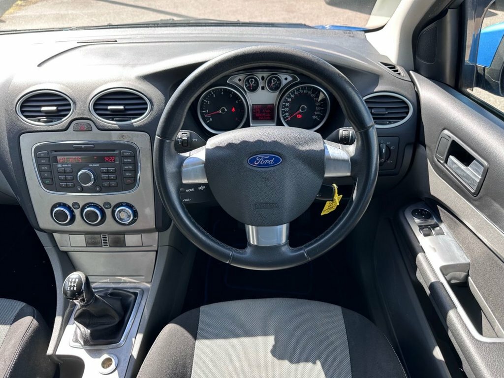 Ford Focus 1.6 Titanium Hatchback 159 Gkm Silver #9