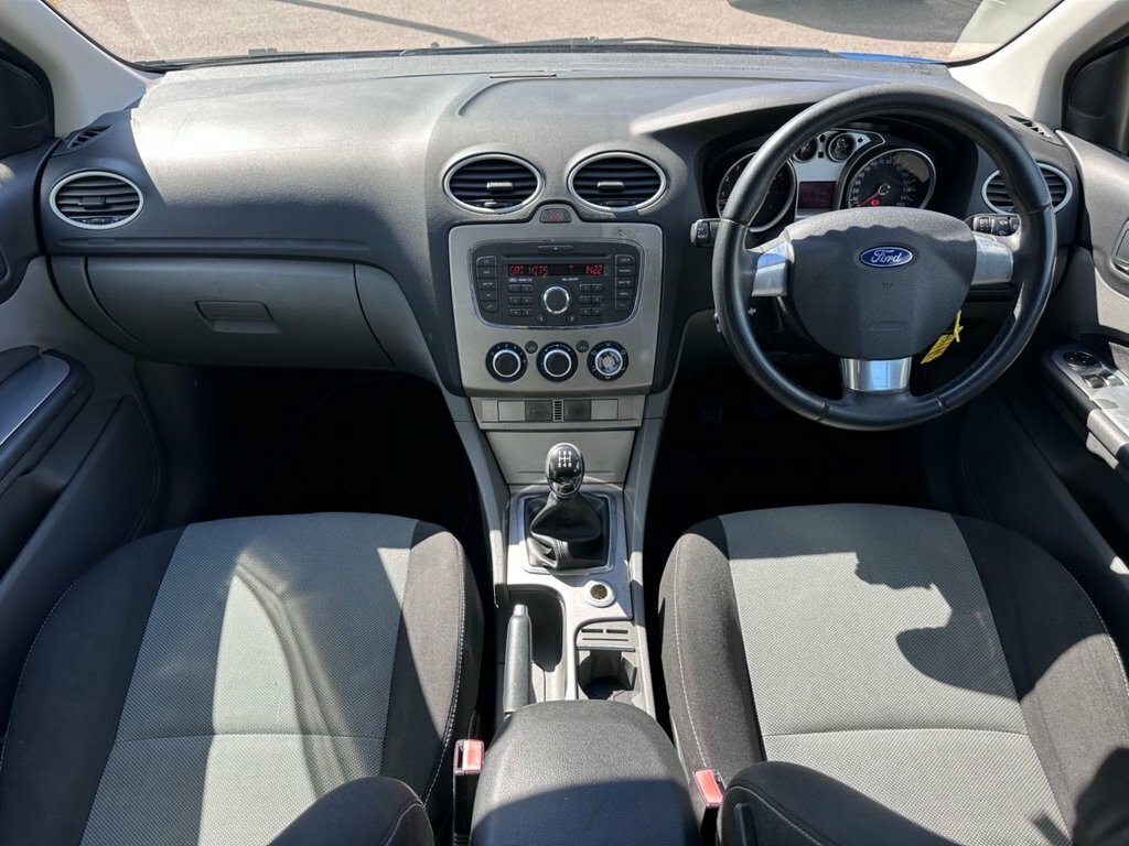 Ford Focus 1.6 Titanium Hatchback 159 Gkm Silver #8