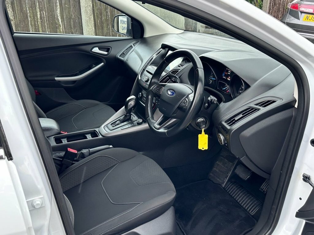 Ford Focus 1.5L Zetec Edition MJ17KBE White #4