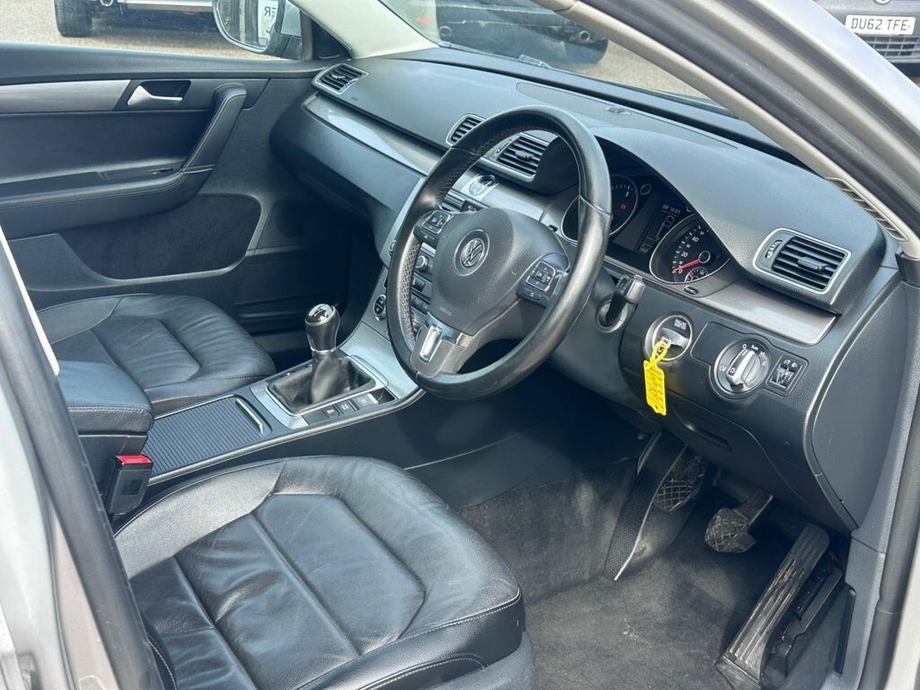 Volkswagen Passat 2L Executive Silver #4