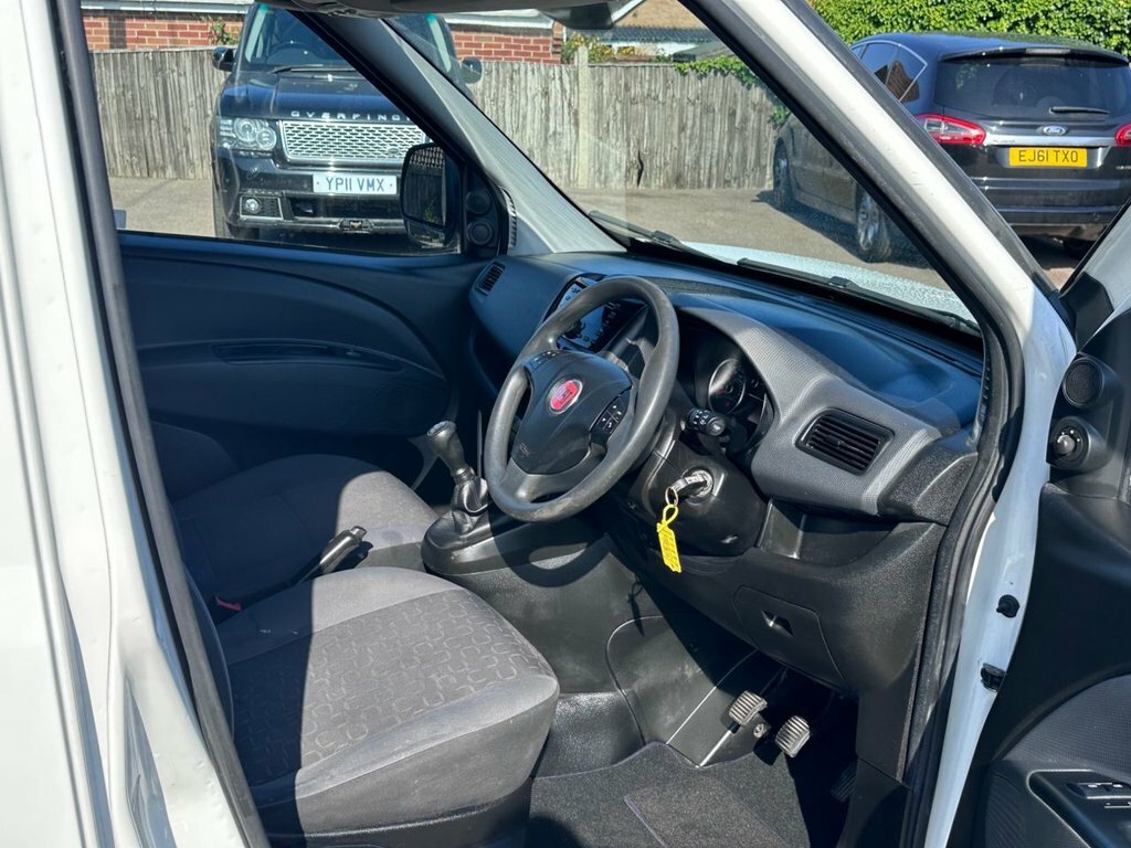 Fiat Doblo 1.3L Sx White #4