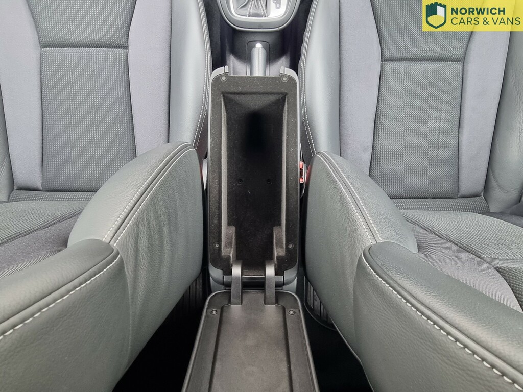 Audi A1 1.6L Sportback Tdi S Line 105 Bhp White #33