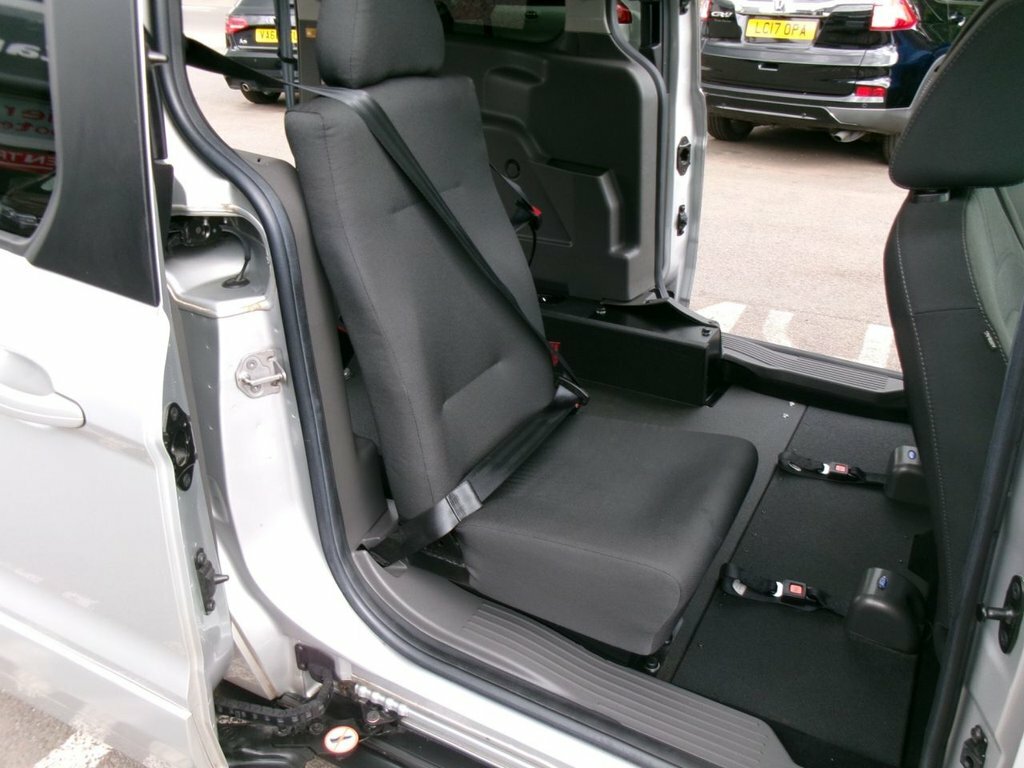 Ford Grand Tourneo Connect 1.5L Titanium Silver #6