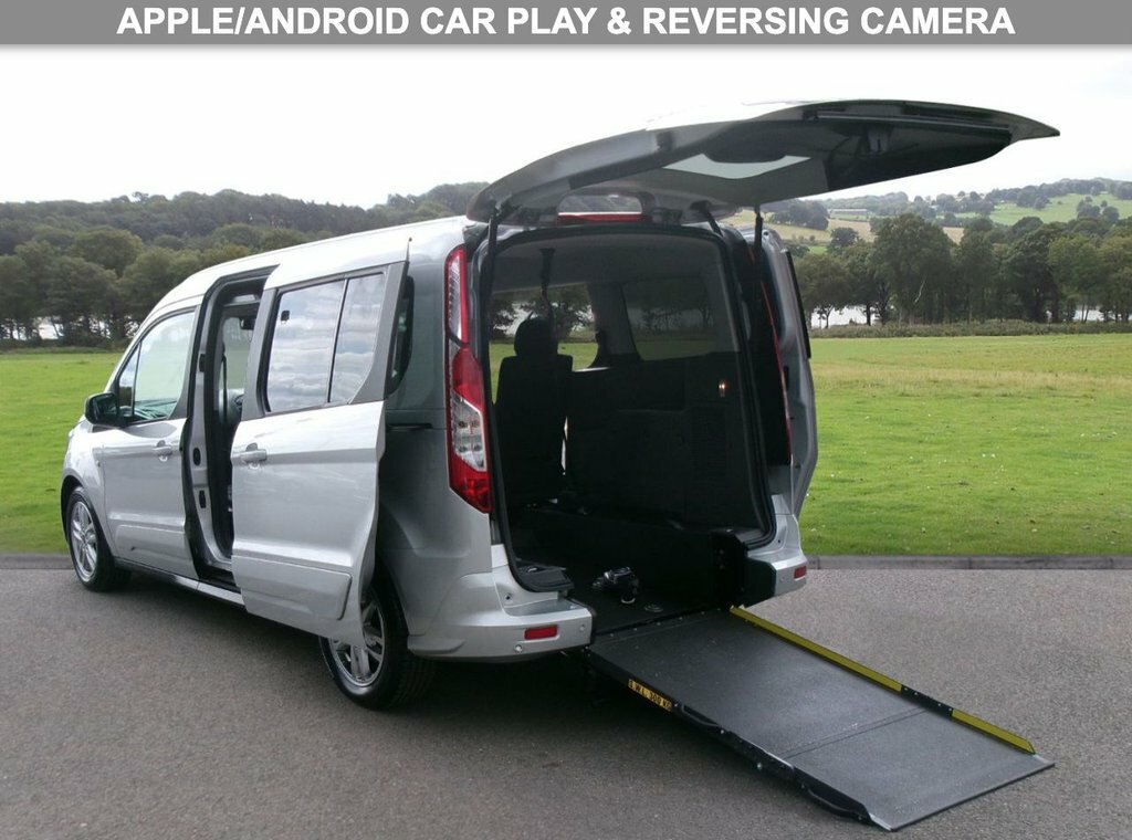 Ford Grand Tourneo Connect 1.5L Titanium Silver #3