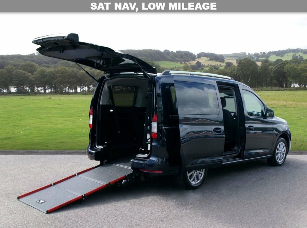 Ford Grand Tourneo Connect 2L Titanium Blue