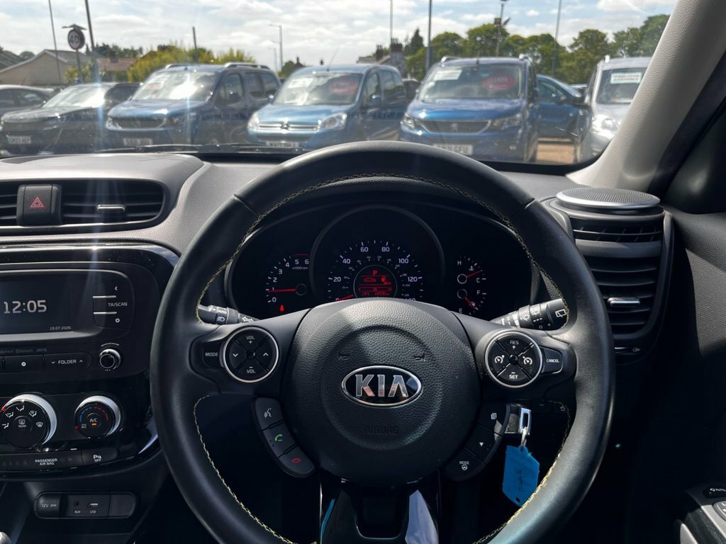 Kia Soul Ev White #7