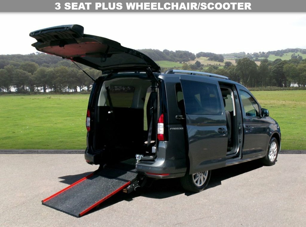 Ford Grand Tourneo Connect 2L Titanium Grey