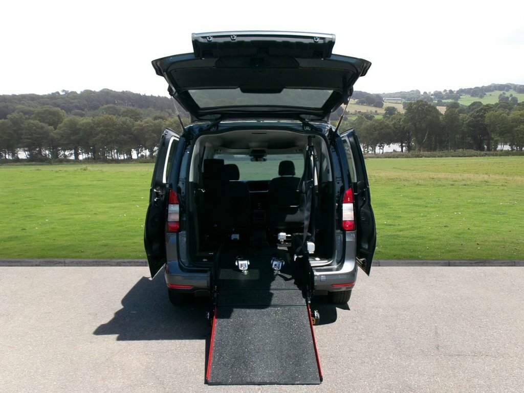 Ford Grand Tourneo Connect 2L Titanium Grey #3