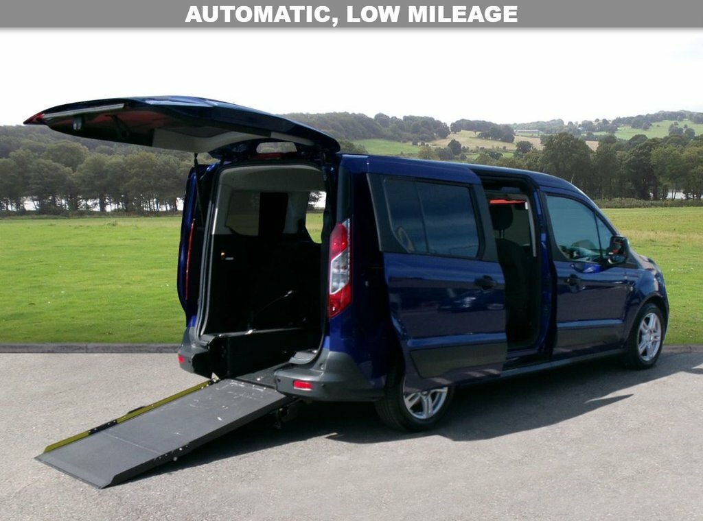 Ford Grand Tourneo Connect 1.5L Zetec Blue