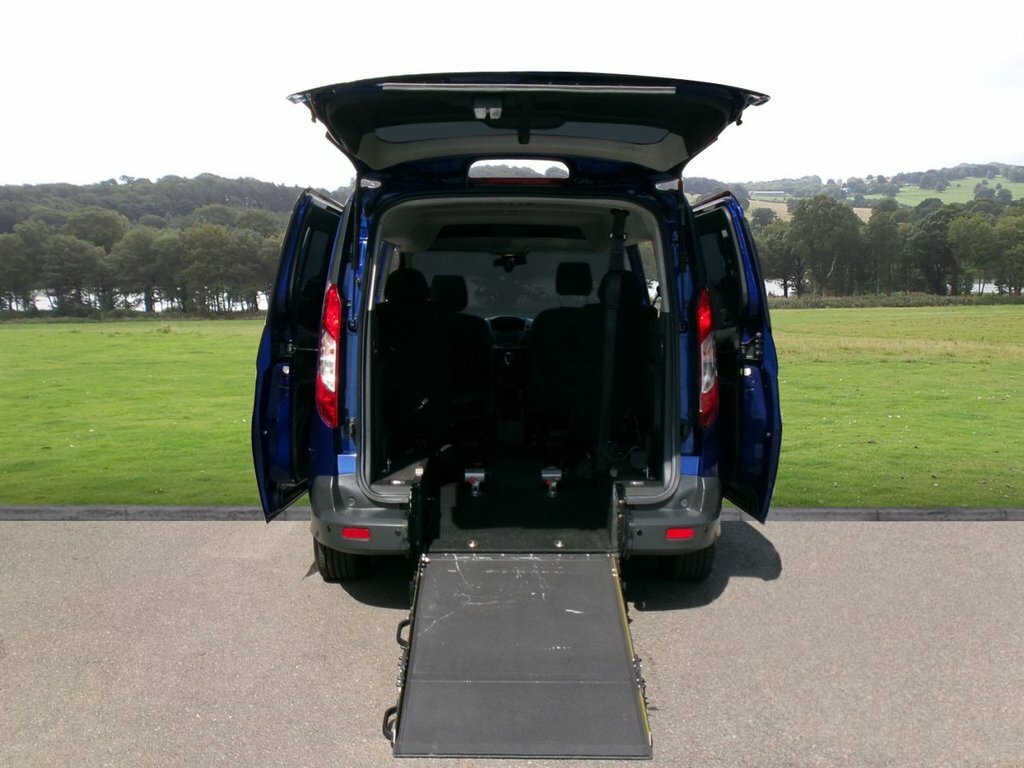 Ford Grand Tourneo Connect 1.5L Zetec Blue #2