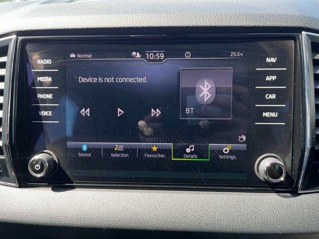 Skoda Karoq Se L Blue #16
