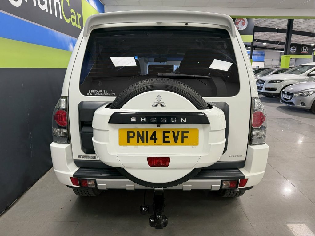 Mitsubishi Shogun 3.2L Warrior White #5