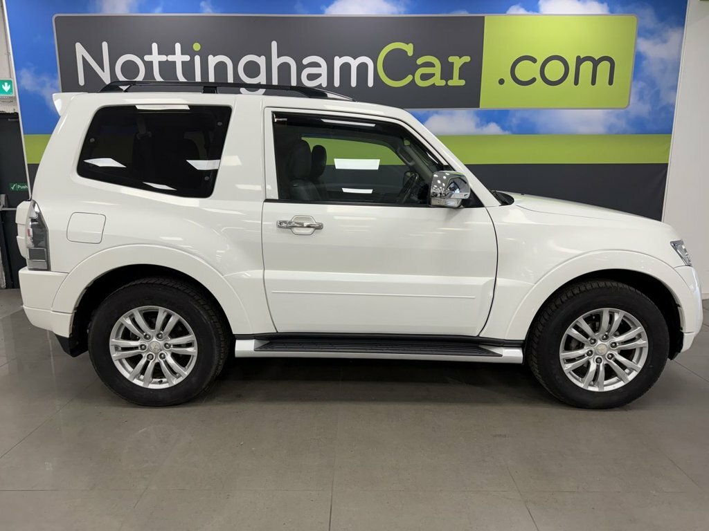 Mitsubishi Shogun 3.2L Warrior White #3