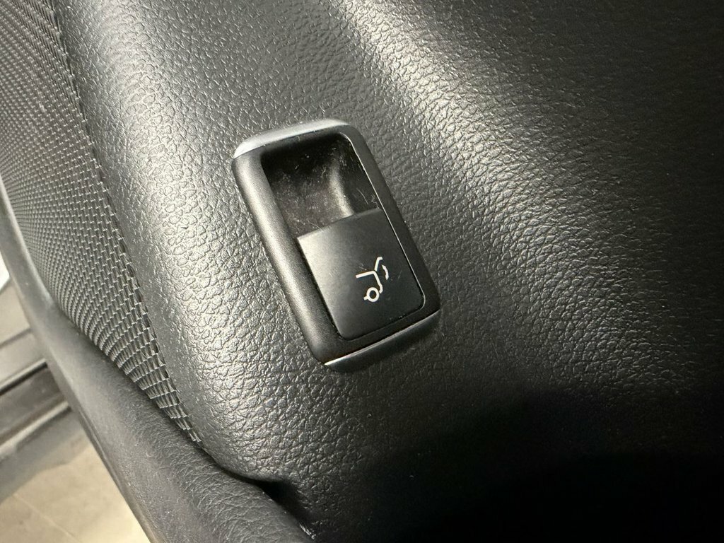 Mercedes-Benz GLA Class 2.1L Amg Line Grey #17