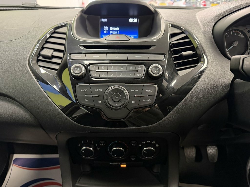 Ford KA+ 1.2 Zetec White #22