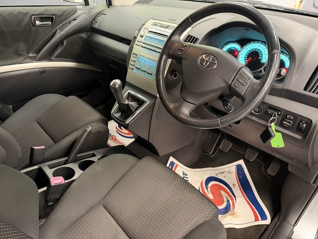 Toyota Corolla Verso 1.8L Sr Red #16