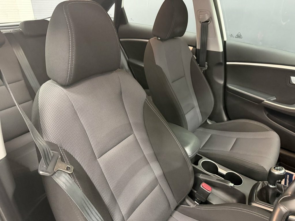 Hyundai I30 1.4 Active Euro 5 White #19