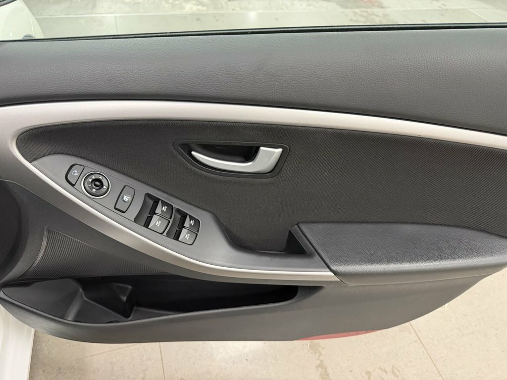Hyundai I30 1.4 Active Euro 5 White #12
