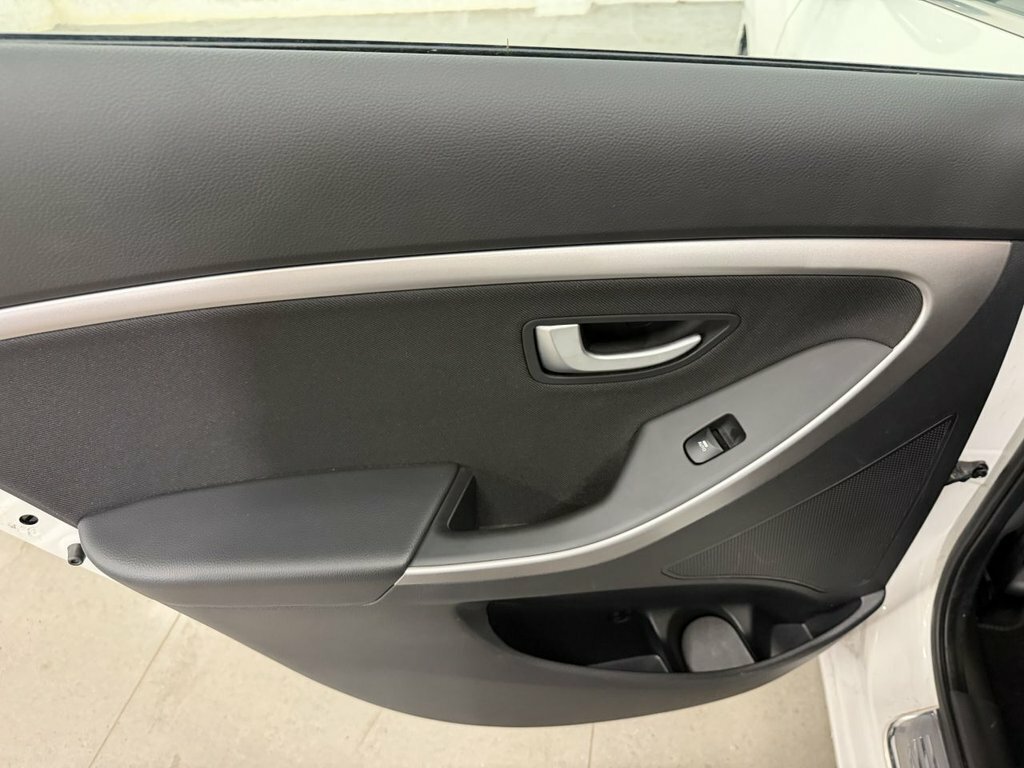 Hyundai I30 1.4 Active Euro 5 White #35