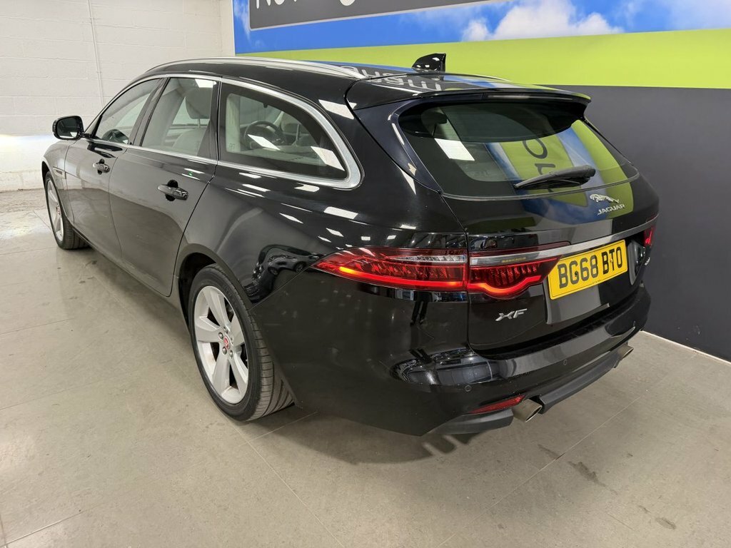 Jaguar XF 2L Portfolio Black #6