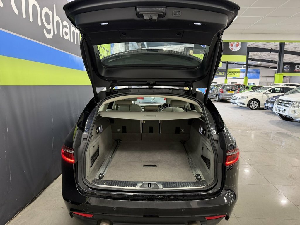 Jaguar XF 2L Portfolio Black #5