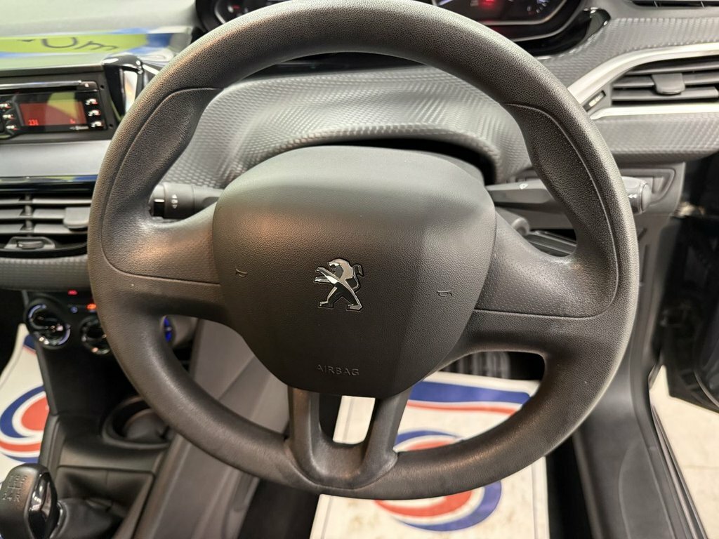 Peugeot 208 208 1.2 Active White #20